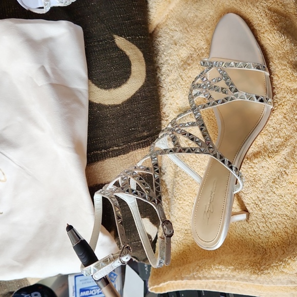 NWT Vince Camuto Imagine Rhinestone Cream color kitten heel sandal - sz 11